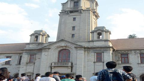 Visitors outside the IISc main building, from the Bangalore Mirror report